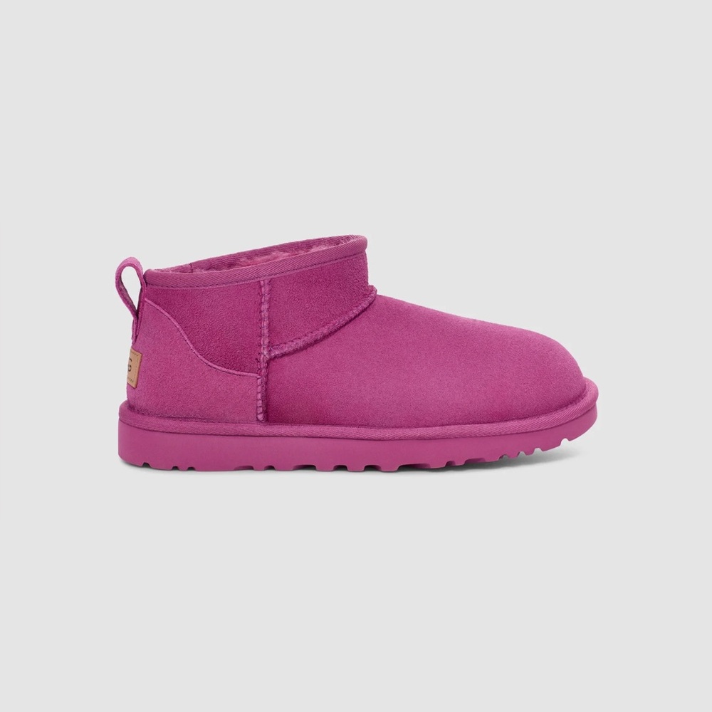 UGG | ✨NEW✨ Classic Ultra Mini in Mangosteen